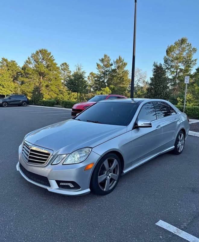 2011 Mercedes-Benz E-Class · E 350 4MATIC Sedan 4D - Image 7